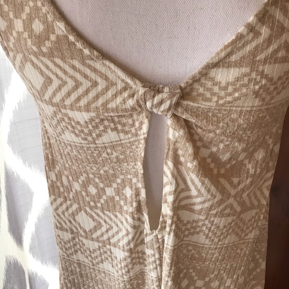 Knot Back Beige Pattered Minidress - Picture 5 of 7